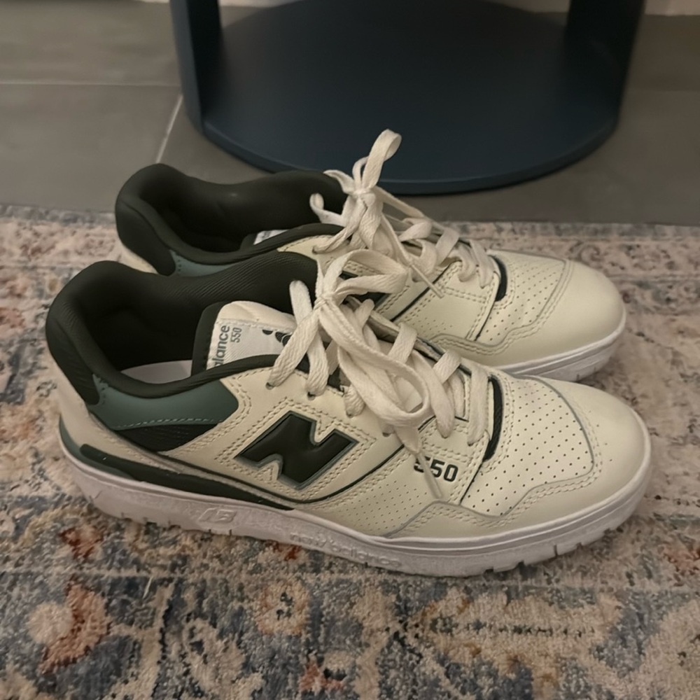 New Balance 550 EUR 40, women 8.5, man 7